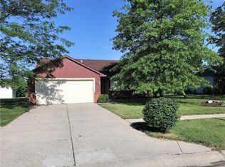 176 Country Aire Ln, Greenwood, IN 46143