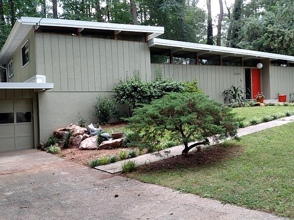 Front w/Garage and Split Level