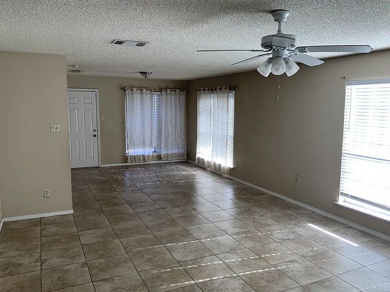 705 Little Fox Ln — Photo 19