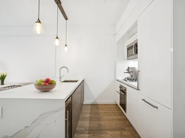 505 West 43rd Street image 3 of 16