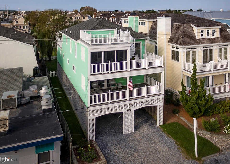 1st image of 121 Central Blvd