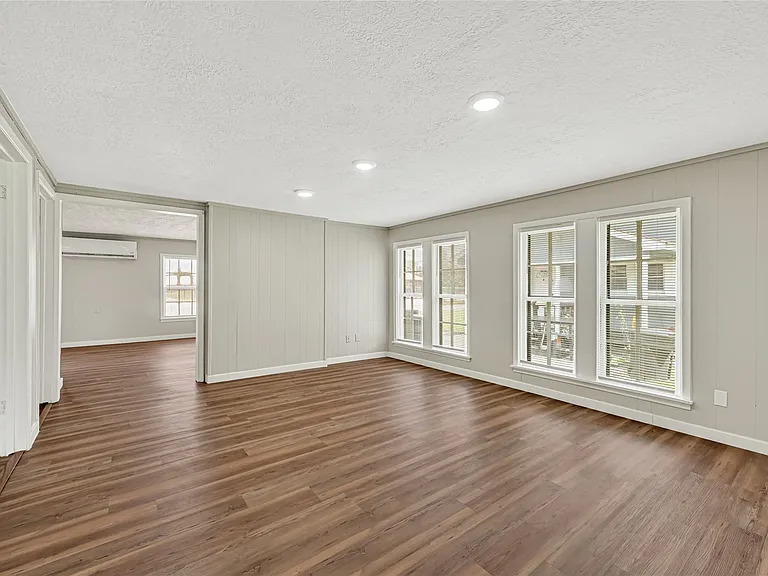 4568 Dunnam Rd #B — Photo 8