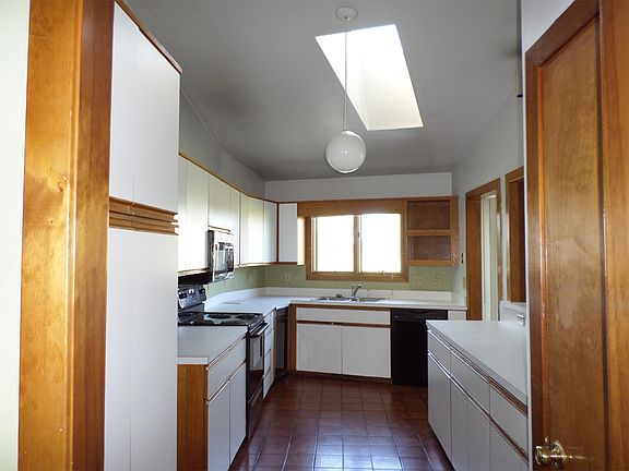 4th image of 1709 Corcus Ferry Rd