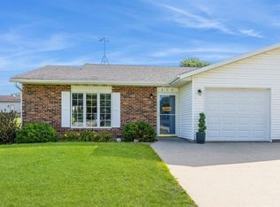 210 Valley Rd, Williamsburg, IA 52361
