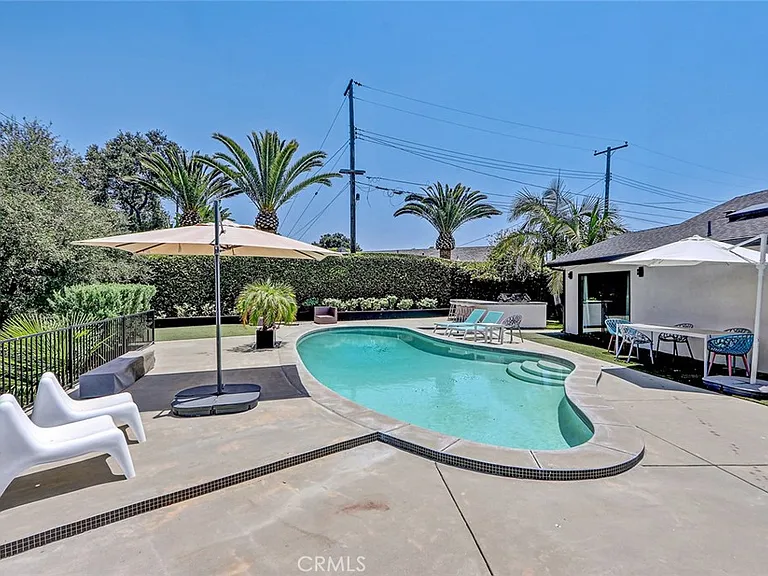 832 N Oceanbluff Ave — Photo 40