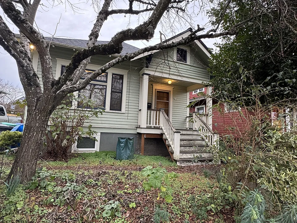 410 NE 56th Ave
