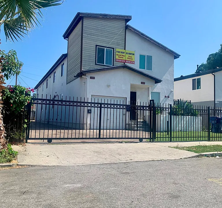 135 W 74th St