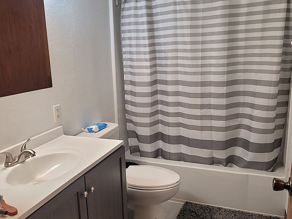5th image of 2616B Iowa St #B