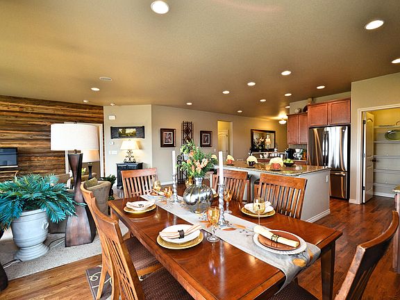7108_JaggedTree_Dining_02032016