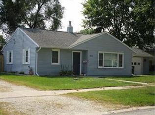 111 E 20th St, Cedar Falls, IA 50613