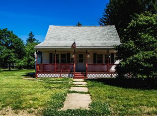 10 Pine St, Baldwinville, MA 01436
