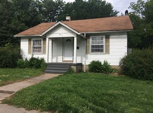 607 N Ash St, Nevada, MO 64772