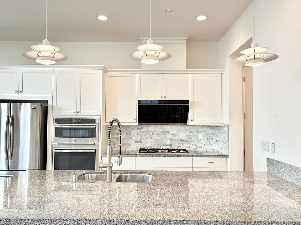 1st image of 8427 Peninsula Way