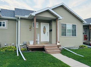 1009 E 4th St, Winona, MN 55987