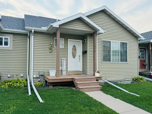 1009 E 4th St, Winona, MN 55987
