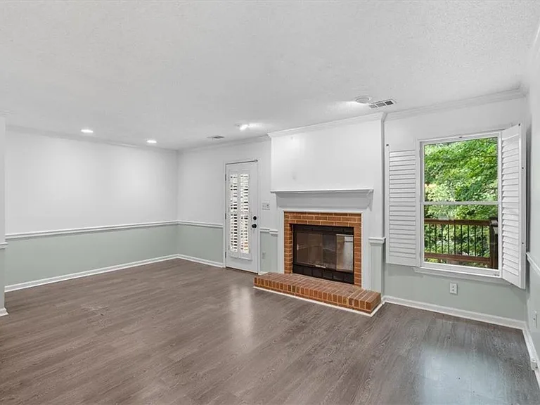 1211 Whitlock Ridge Dr SW — Photo 3