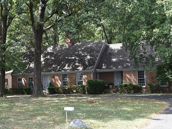 2nd image of 2031 Natchez Ln