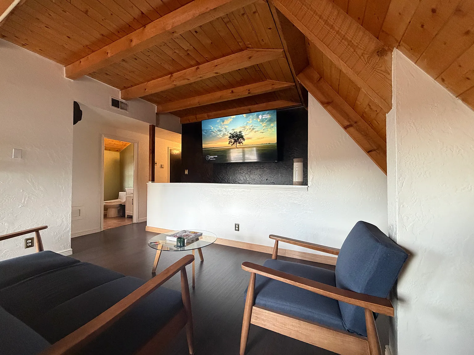 2 bed, 850 sqft, $1,250 — Photo 2