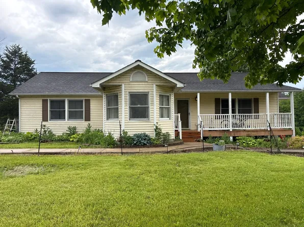 22698 Deerfield Ln, Warrenton, MO 63383