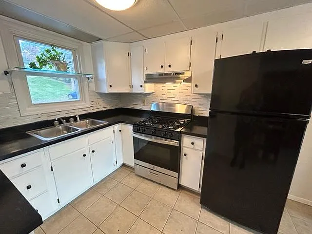 8 Crestview Dr — Photo 2