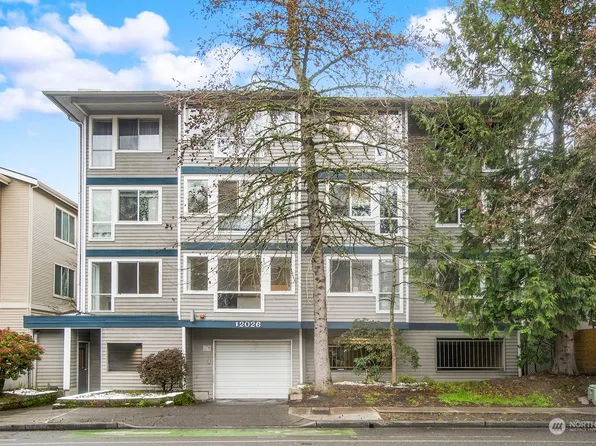 12026 15th Avenue NE #201, Seattle, WA 98125