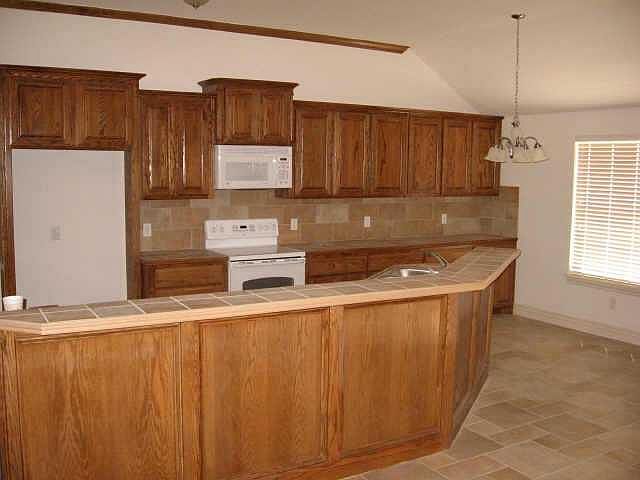 2nd image of 1613 Mead Ln