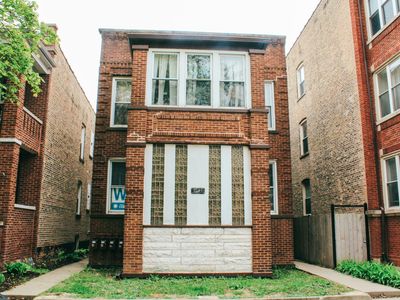 3045 W Eastwood Ave, Chicago, IL, 60625
