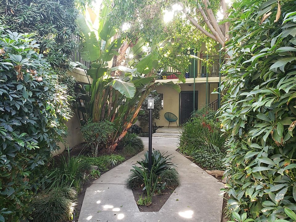 Oasis Entryway