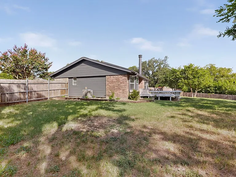 6708 Johnnie Ct — Photo 45