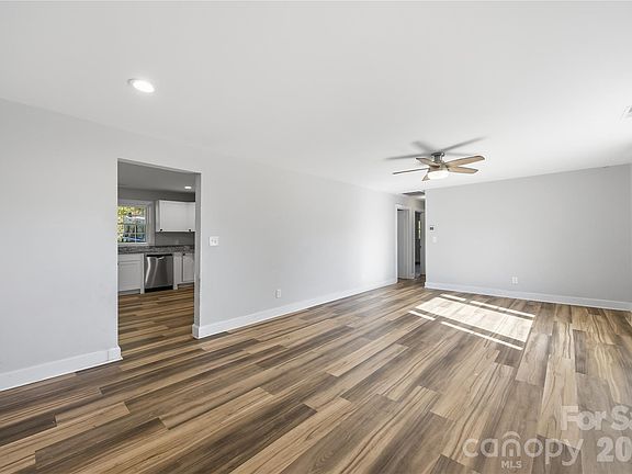4th image of 468 Edwards St