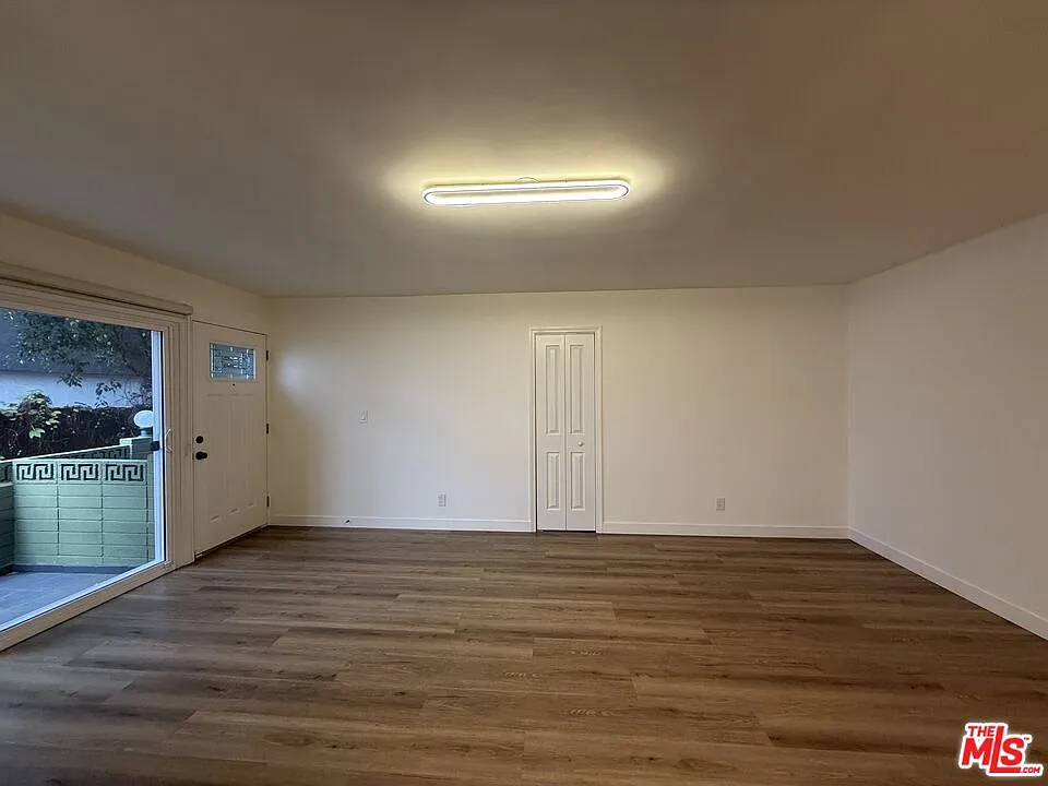 Building Photo - 314 S Clark Dr #2