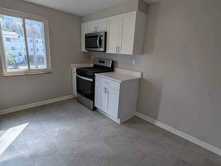 4235 Willow Ave — Photo 3