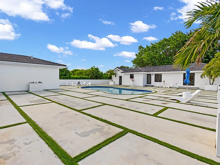 10955 SW 36th St — Photo 87