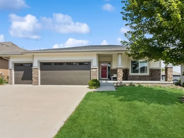 2771 NW 167th St, Clive, IA 50325