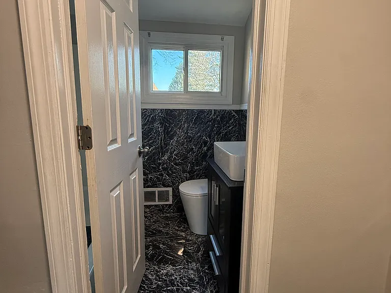 253 Bogert St #2 — Photo 6