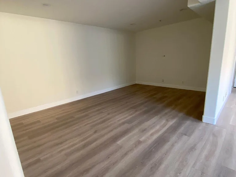 1760 N Alexandria Ave #1/2 — Photo 10