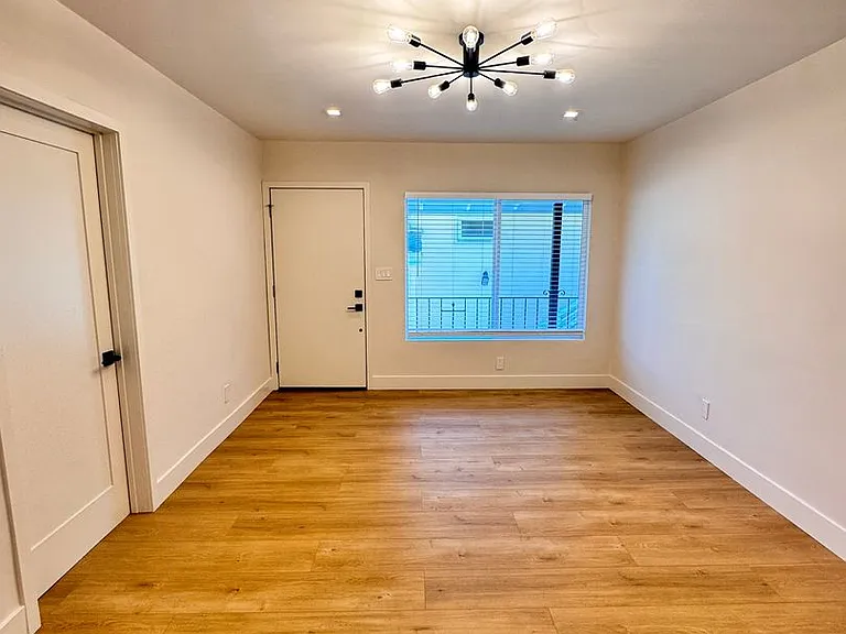 121 Ximeno Ave #6 — Photo 5