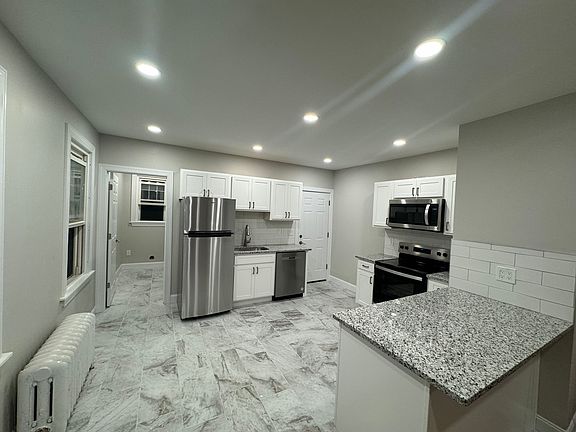 5th image of 27 Bretton Rd #2