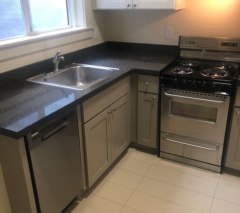 1st image of 995 Pine St APT 302