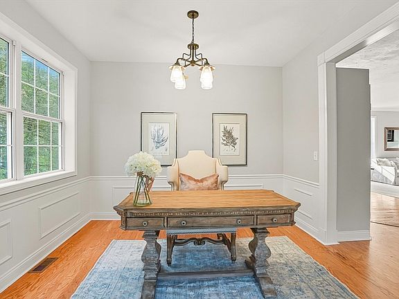 5th image of 3 Candlewood Ln