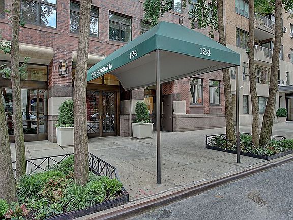 2nd image of 124 E 79th St #7A