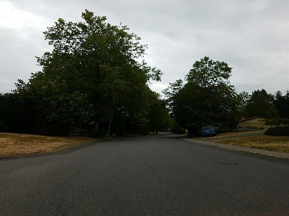 5th image of 941 Deerbrush Dr SE