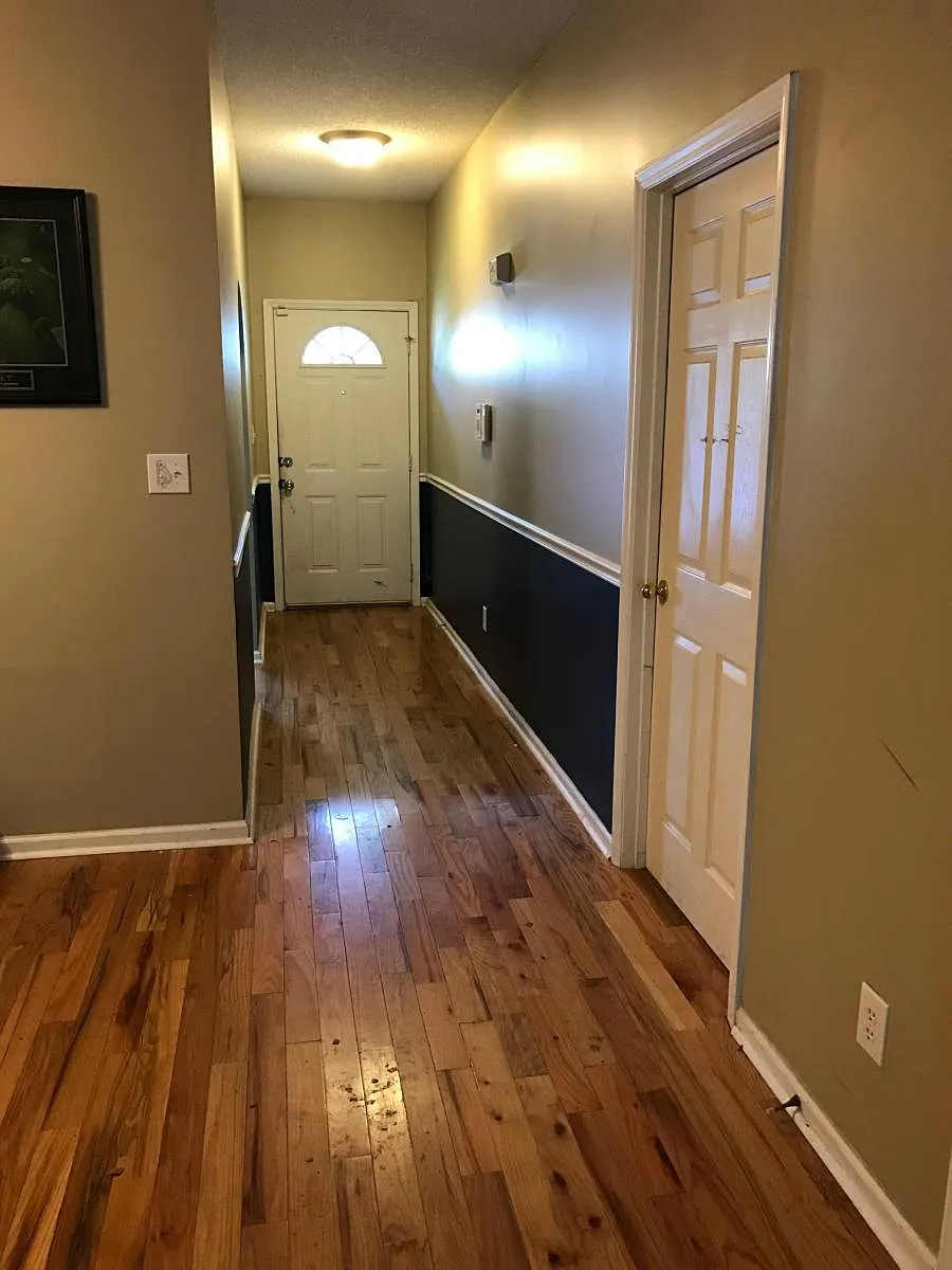 Entry - 2508 Laurel Falls Ln