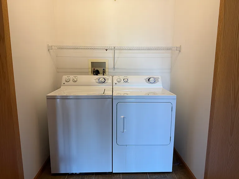 Emerson Hills Apartments — Photo 9