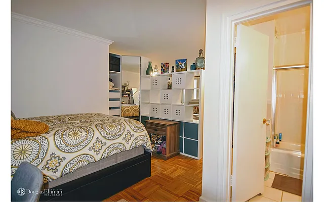 Rented by Douglas Elliman | media 16