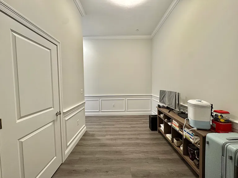 320 Middlesex Ave #D-405 — Photo 22
