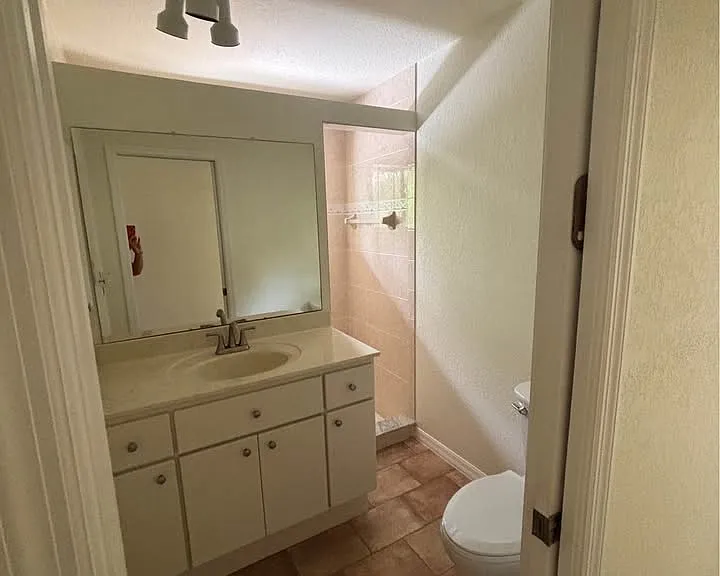 1167 Sherwin St — Photo 11