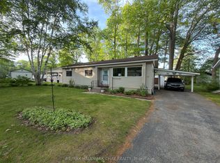 13 Carruthers St N, Wasaga Beach, ON L9Z 1K2