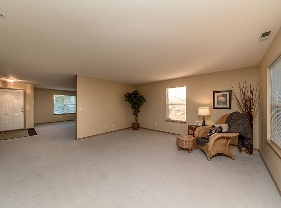 5th image of 9401 149th St E