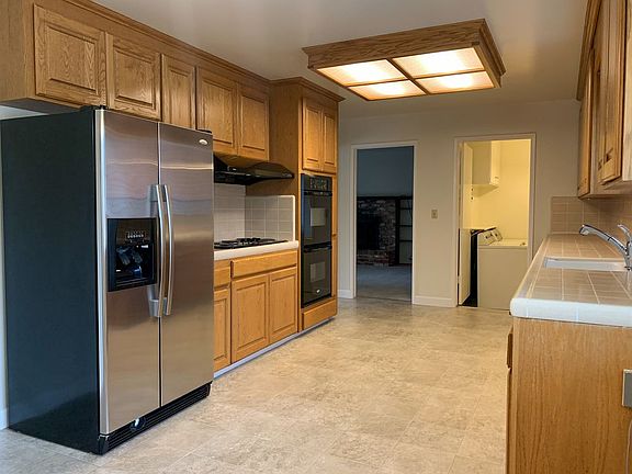 3rd image of 20341 Knollwood Dr